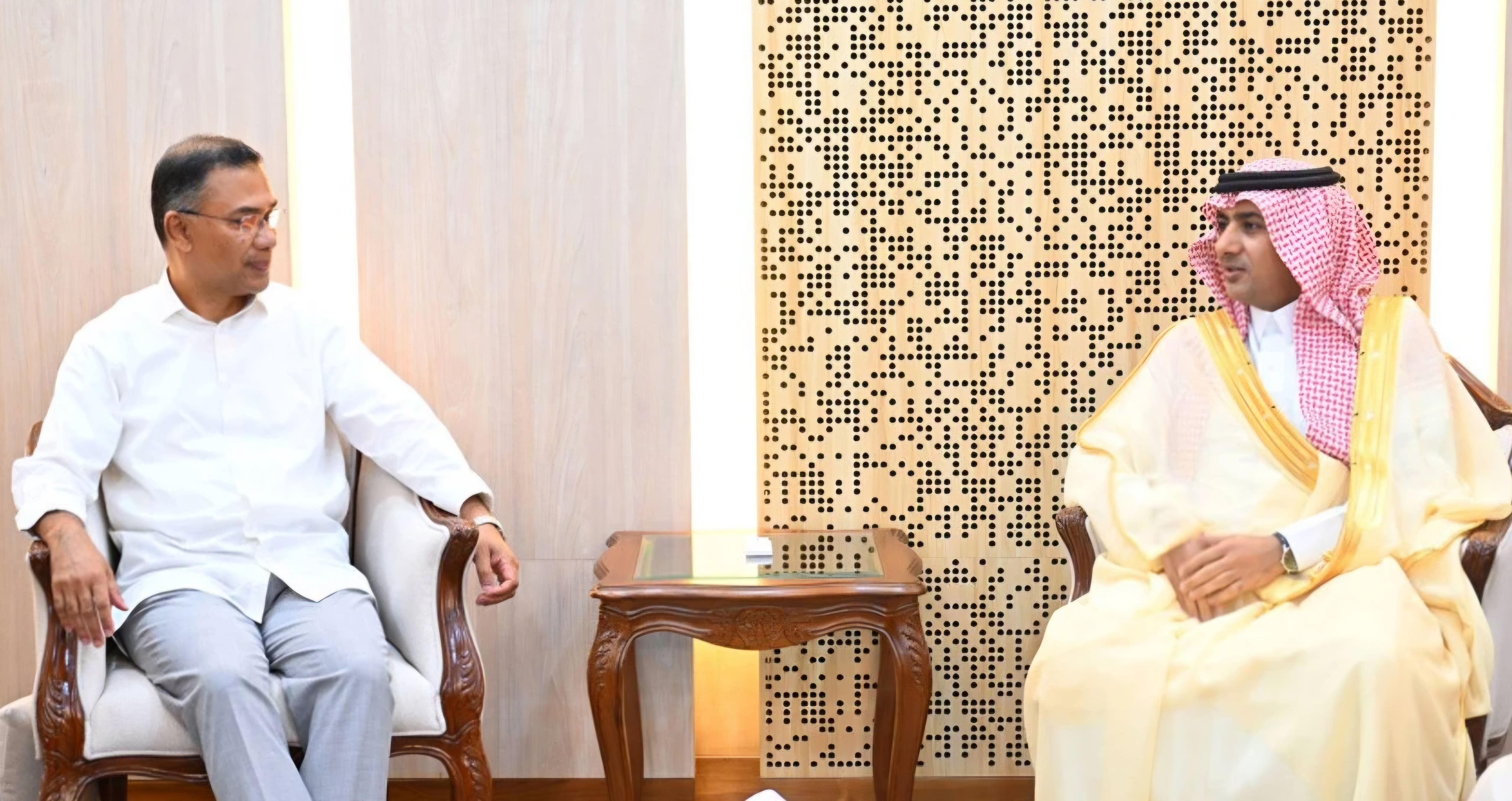 প্রধানমন্ত্রীর সঙ্গে সৌদি রাষ্ট্রদূতের সৌজন্য সাক্ষাৎ