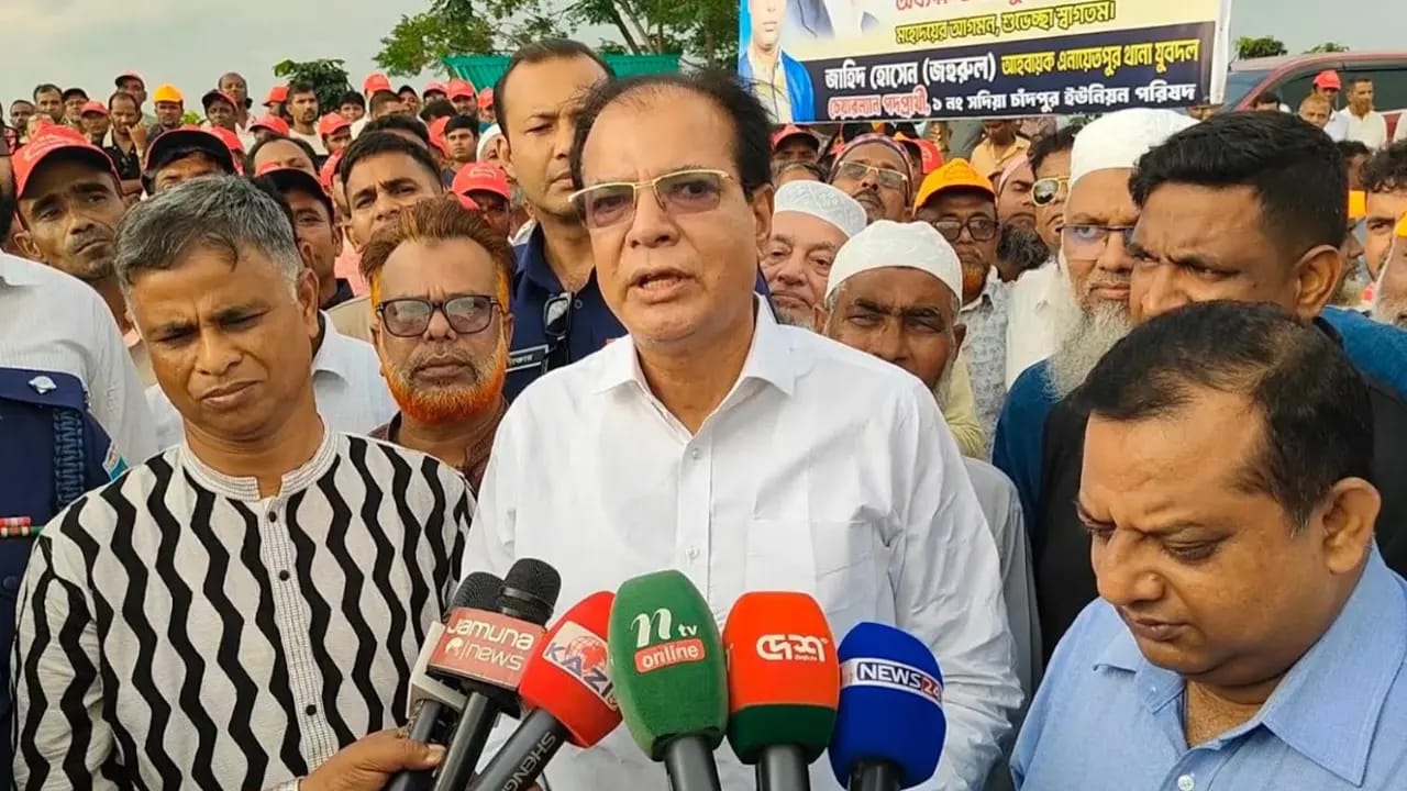 অন্য দলের নেতাদের মতো বিএনপি নেতারা পালিয়ে যাননি: ত্রাণমন্ত্